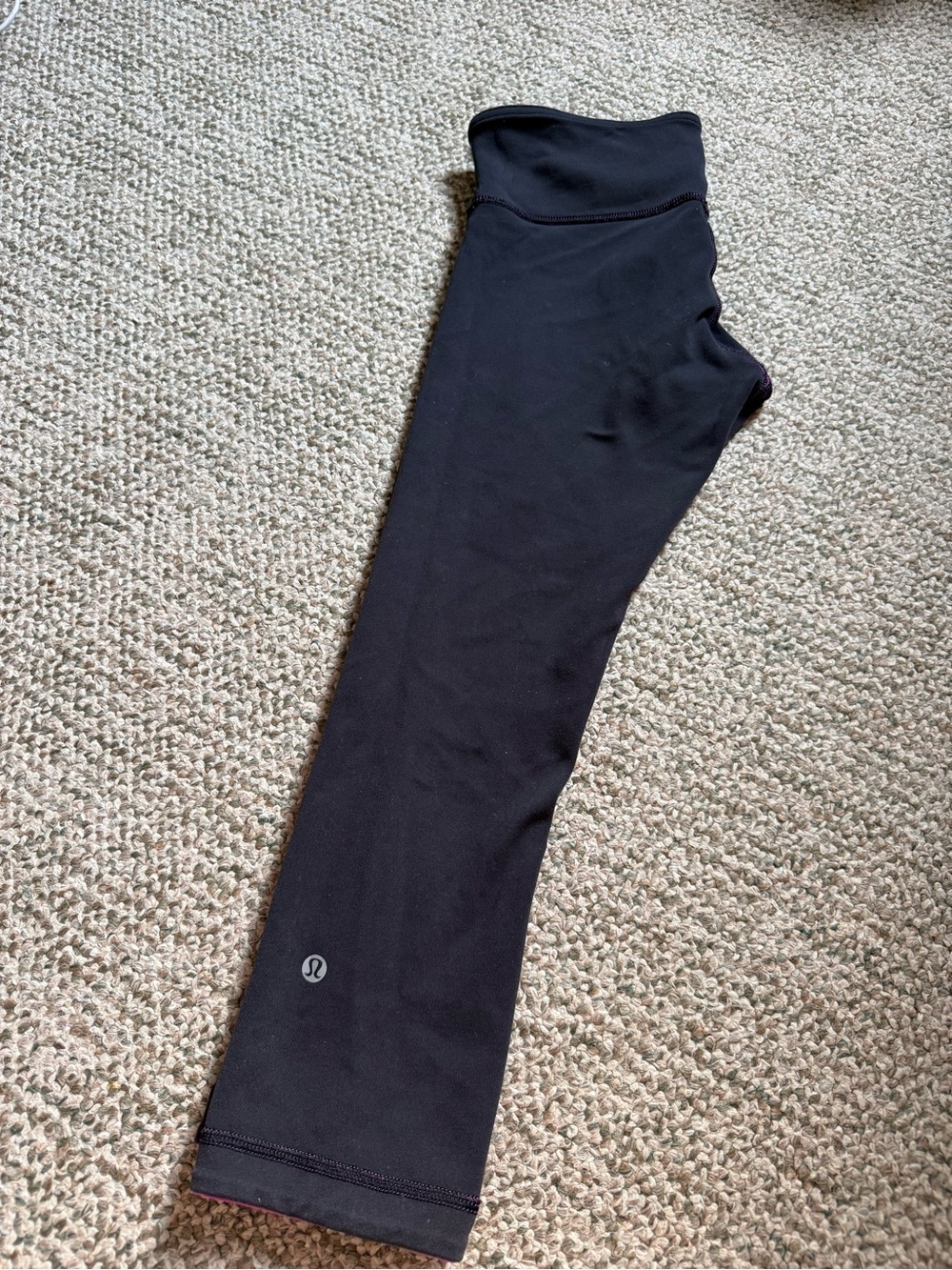 Lululemon Wunder Under Crop *Reversible Size 6 - Picture 7 of 8